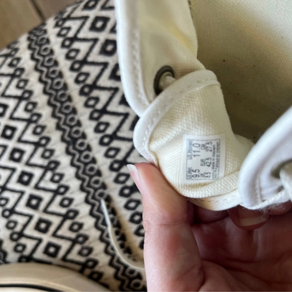 Vans embroidered shoes - Picture 2 of 4